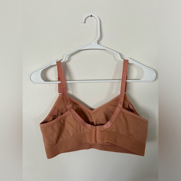 NWOT Knix Good To Go Seamless Bra Size M Pink Wireless Back Coverage - Picture 5 of 7